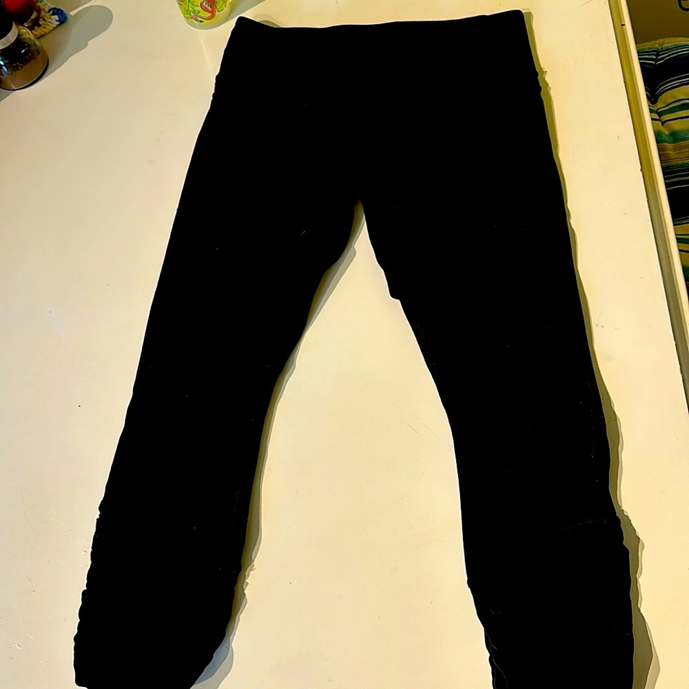 Lululemon capris EUC